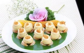 星空体育官网：漯河市教育局组织系统党员干部到伊坪小学烈士纪念馆开展主题教育活动