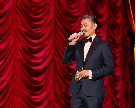 西甲-库鸟送助攻苏神破门 巴萨半场1-0瓦伦西亚‘星空体育官网’(图2)