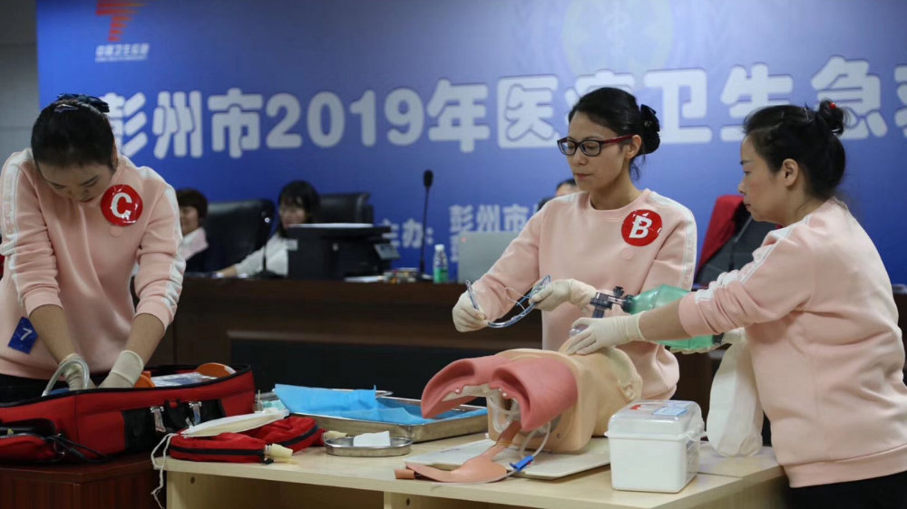 内乡县夏馆镇吴岗中心小学：为贫困学生撑起一片蓝天‘星空官网登录’