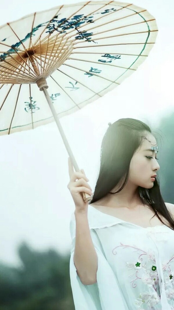 xingkong.com-苏富比：视频是吸引年轻藏家的法宝作者:未知2014-09-1314:39:49来源:99艺术网苏富比近期在其拍品介绍中加