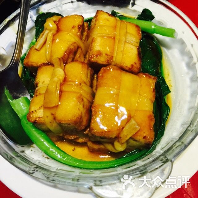 星空官网登录-庆祝香港回归20周年--著名画家郝晓岐献礼报道(图4) 星空官网登录-庆祝香港回归20周年--著名画家郝晓岐献礼报道(图4)