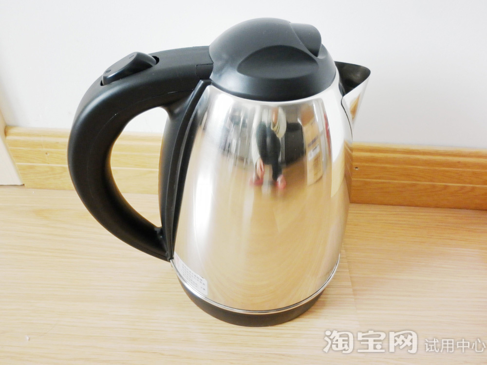 ‘xingkong.com’古籍收藏：傍名人挑文献作者:未知2014-10-1311:09:15来源:大洋网　　读者：请帮我鉴定这本古籍的时代，是不